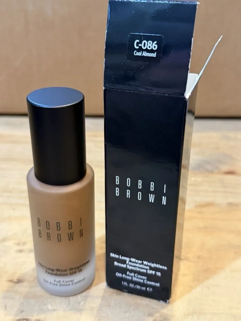Bobbi Brown Skin Long Wear Weightless Foundation BS SPF 15 / C-086 Cool Almond